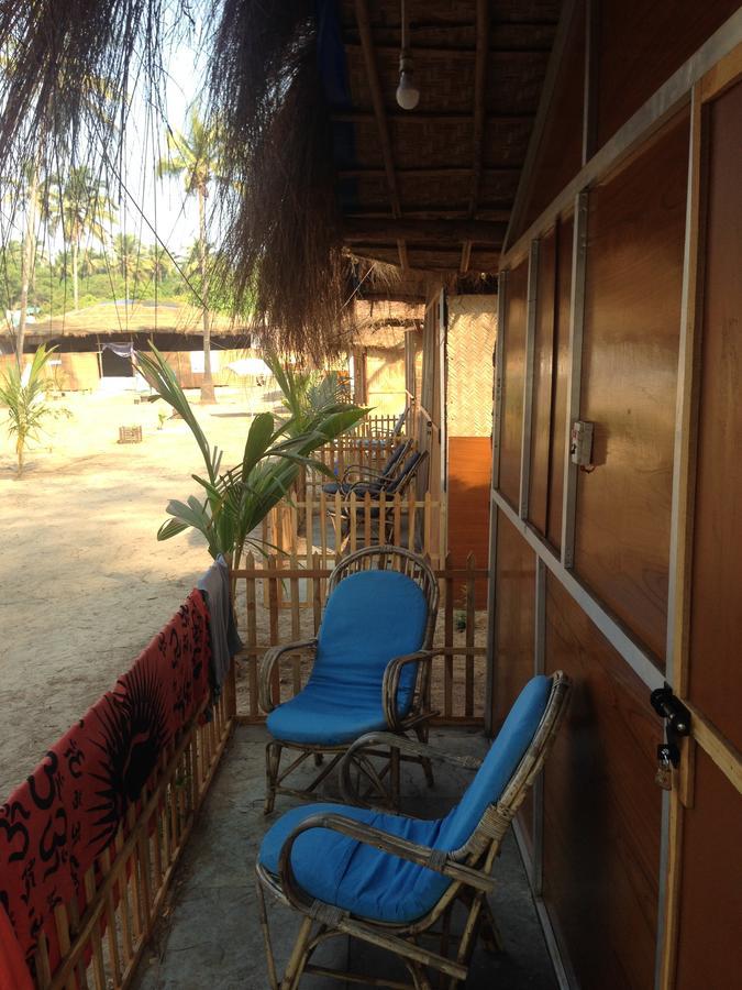 Basho Huts & Cafe Hotel Arambol Exterior photo