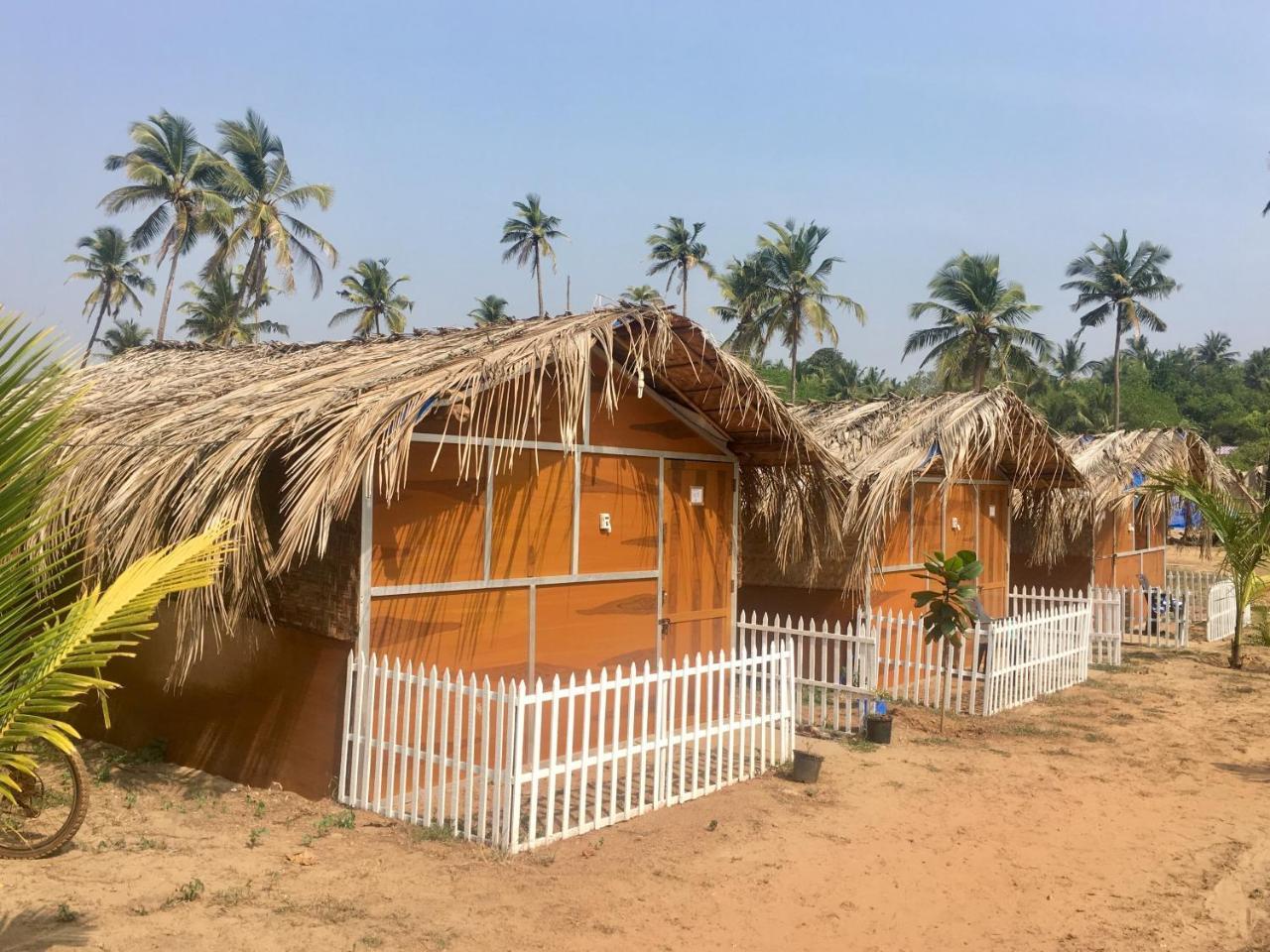 Basho Huts & Cafe Hotel Arambol Exterior photo