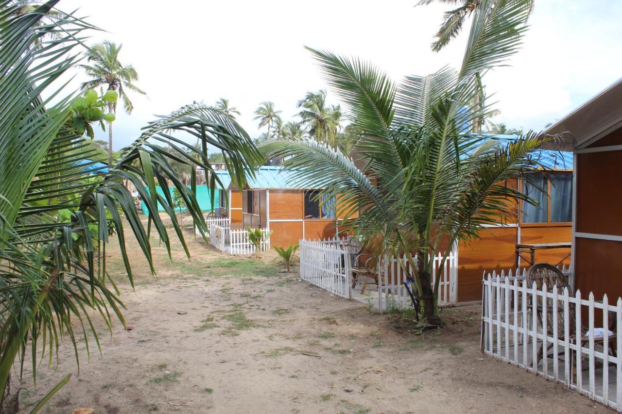 Basho Huts & Cafe Hotel Arambol Exterior photo