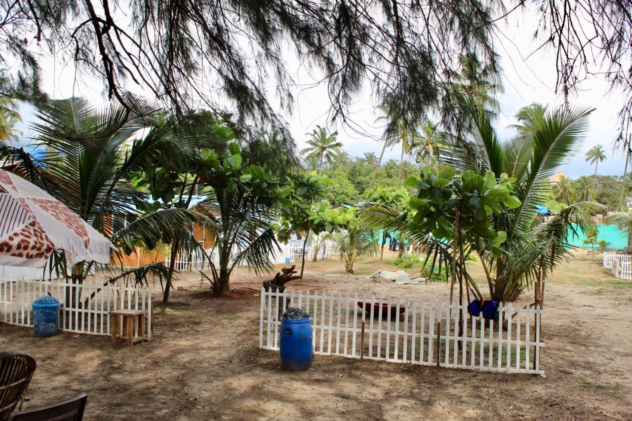 Basho Huts & Cafe Hotel Arambol Exterior photo